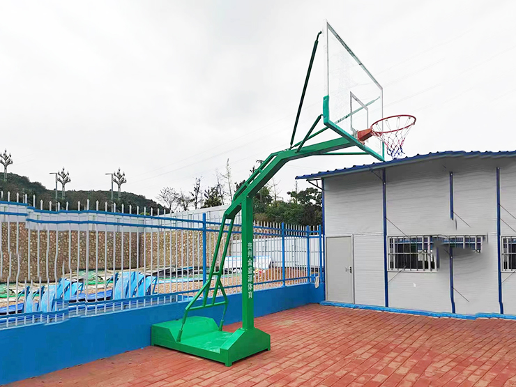 标准成人篮球架