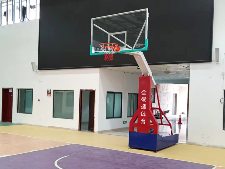高档三色篮球架安装案例