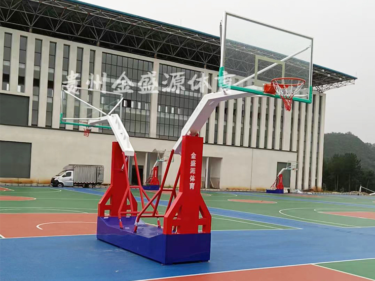 高档三色篮球架安装案例